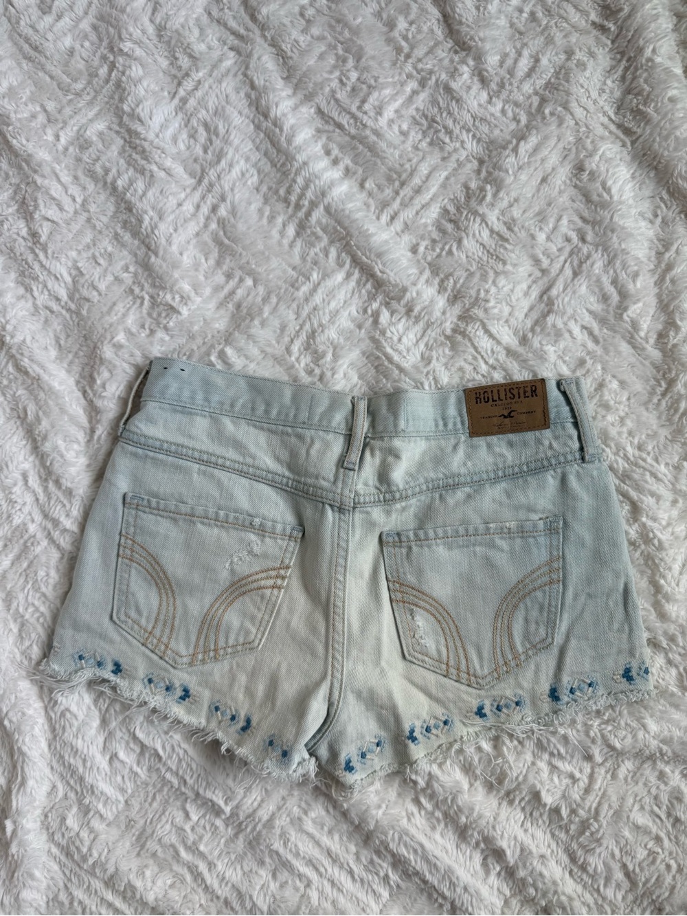 Y2K 2000s vintage Hollister Elena Gilbert Bella Swan low rise denim shorts - Picture 7 of 7